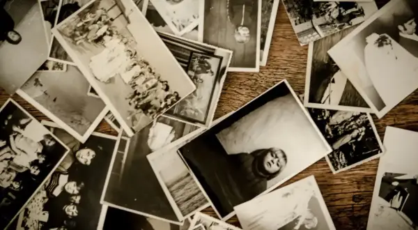 Stare fotografie, ślub, dzieci, ludzie. Archiwizacja zdjęć to podróż w przeszłość.