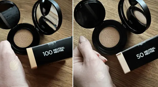 Warm beige jaki to kolor? Dwa odcienie podkładu w kompakcie: 100 i 50. Na dłoni testowany kolor.