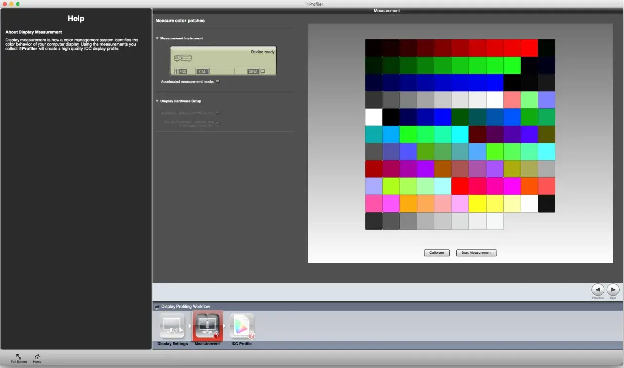 Ekran z kolorowymi łatkami i opcjami do kalibracji monitora. Program i1Profiler pomaga jak skalibrować monitor, tworząc profil ICC.