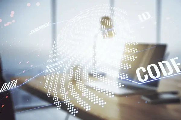 Cyfrowy odcisk palca z napisami "SOURCE", "DATA", "ID", "CODE" na tle biura. To inaczej znak wodny, symbolizujący bezpieczeństwo danych.